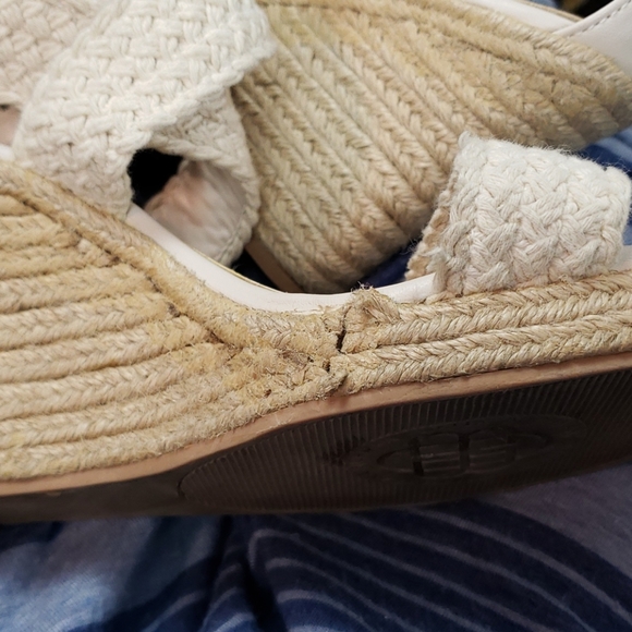 Dana Buchman Cream Wedges - Picture 7 of 7